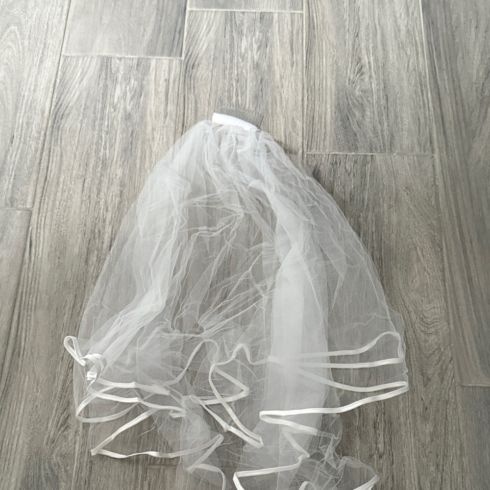 White Tulle Veil